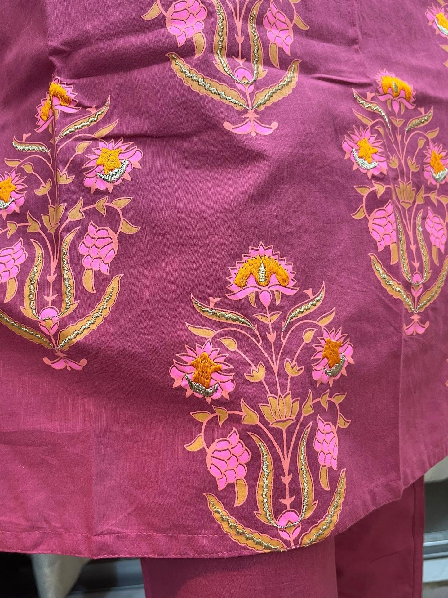 তটিনী । Knick-Knack Exclusive